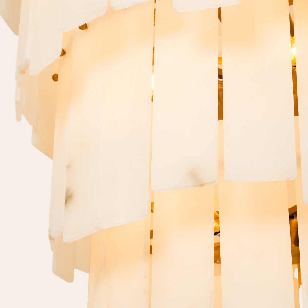 Eichholtz Greyson Kroonluchter XL | Antiek Messing, Alabaster Lampenkappen